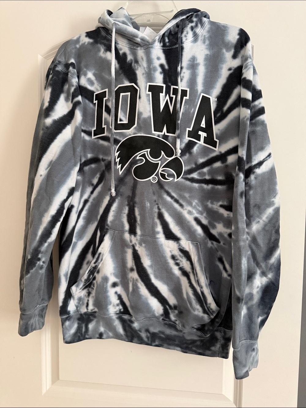 Men’s Iowa Tie-Dye Hooded Pullover Sweatshirt - Black & Gray